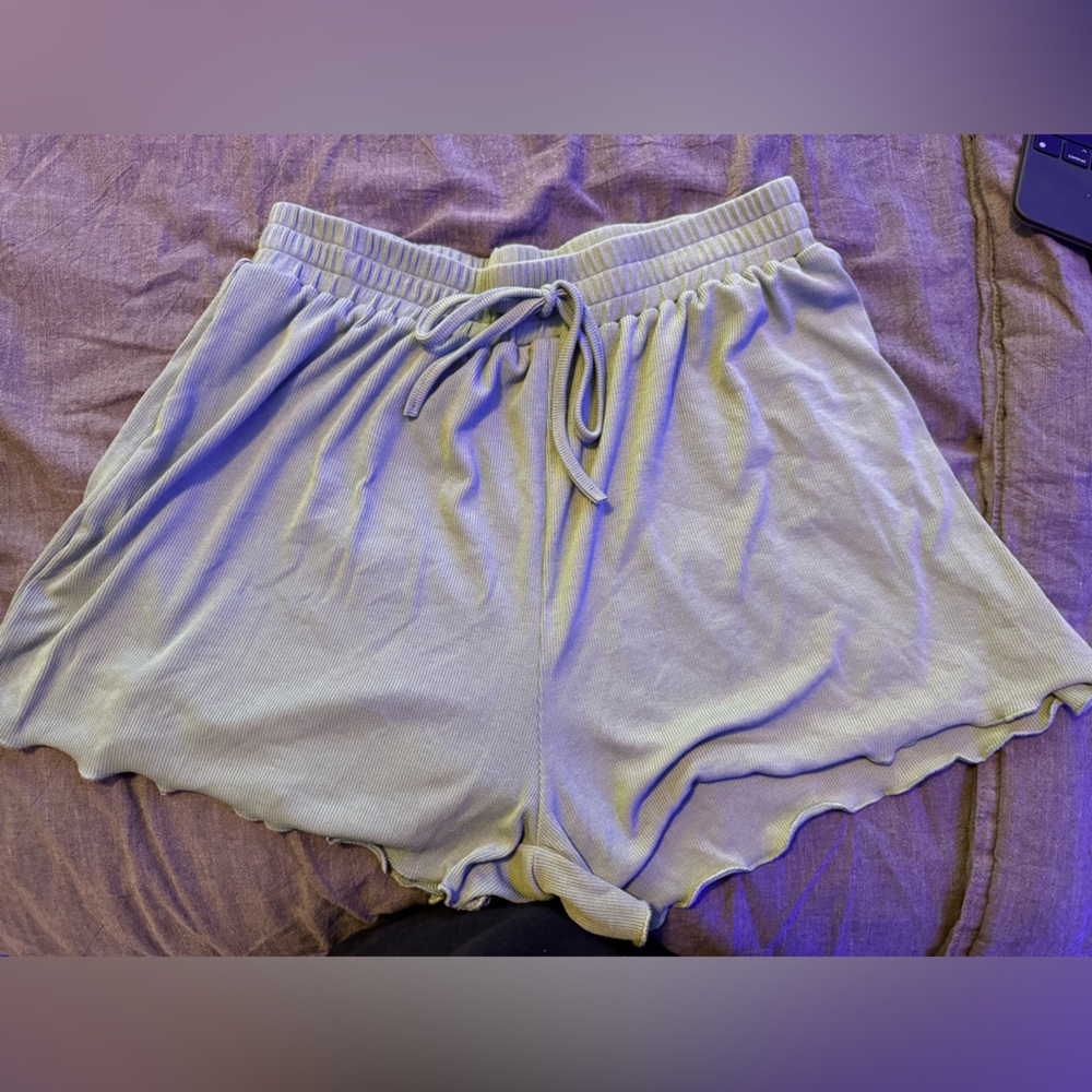 XL green shorts